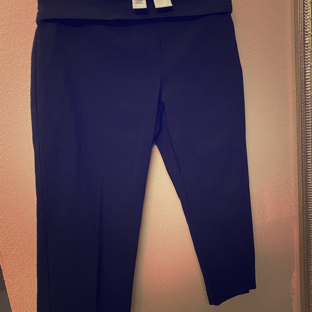 Women’s Black Dress Capris